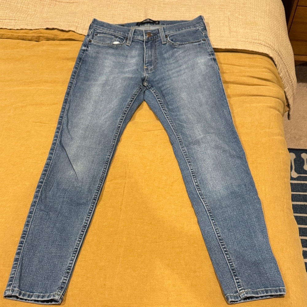 Hollister Men's Light Blue Slim Jeans